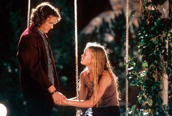 Julia Stiles says its hard to watch 10 Things I Hate About You I look away